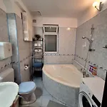 Ultracentral Apartmán *